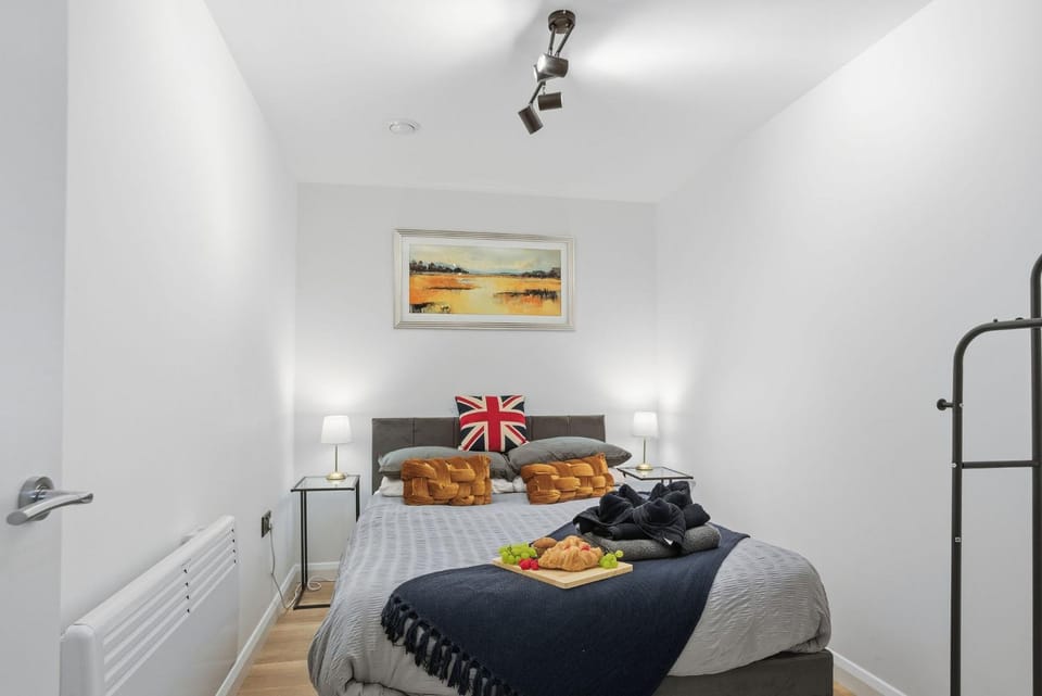 Blue Mill - On The High Street Apartment in Swindon