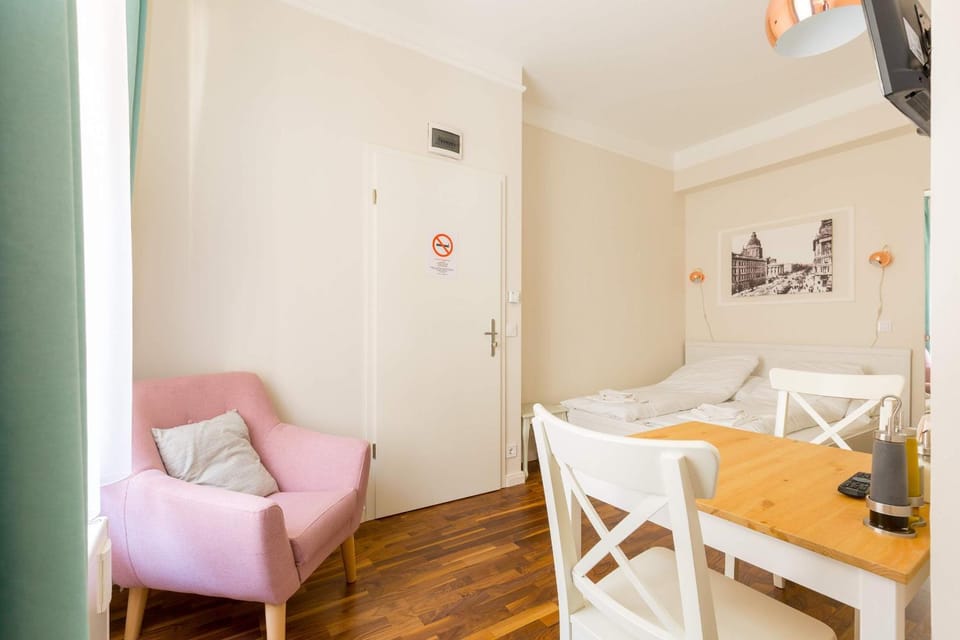 Vibrant Downtown Gem with AC Apartment in Budapest