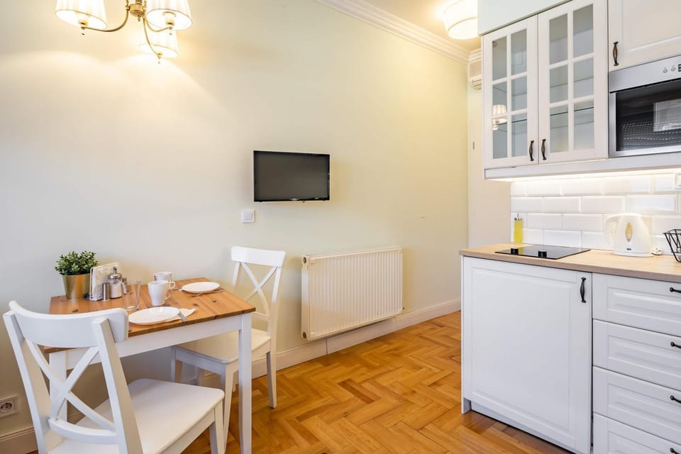 Chic Central Retreat - Modern Comfort Apartment in Budapest