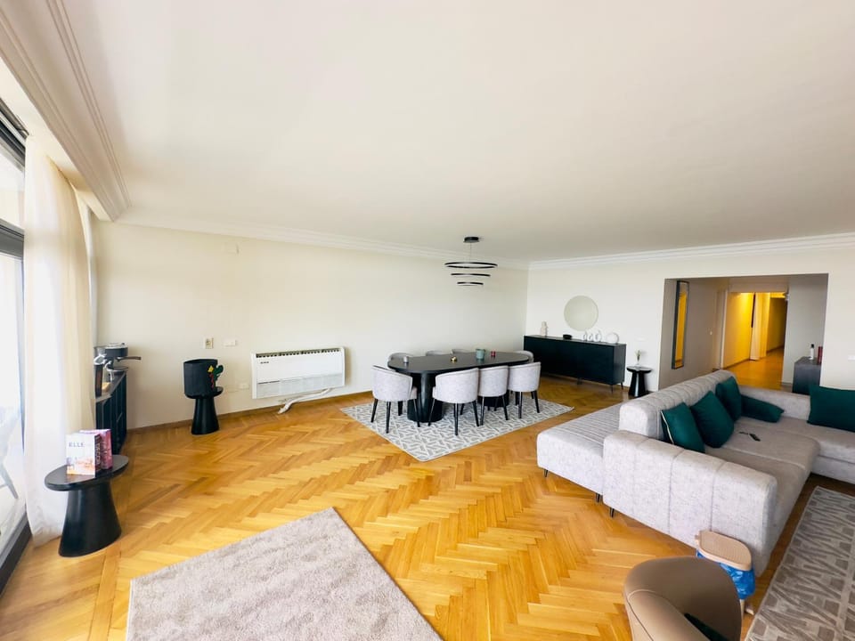 4 Bedroom Nile View Maadi Apartment in Cairo Governorate