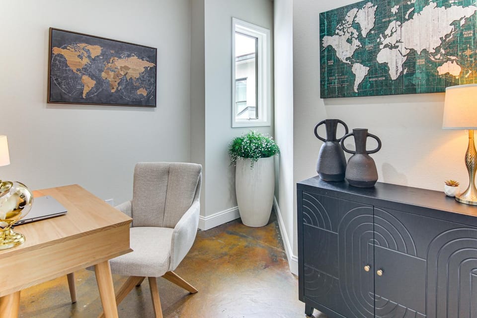 Modern Dtwn Condo w/ Balcony in Hendersonville House in Hendersonville