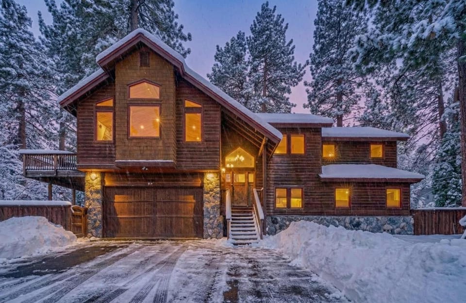 Tahoe Island Retreat Hot Tub & Game Room House in South Lake Tahoe
