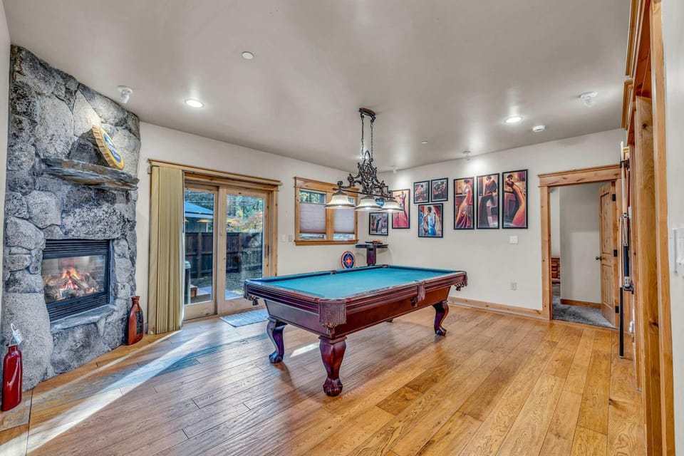 Tahoe Island Retreat Hot Tub & Game Room House in South Lake Tahoe