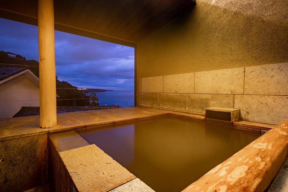 Bathroom, Sea view