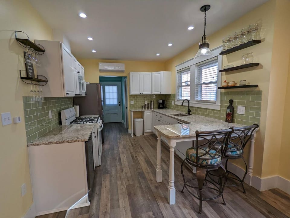 Kitchen or kitchenette, kitchen