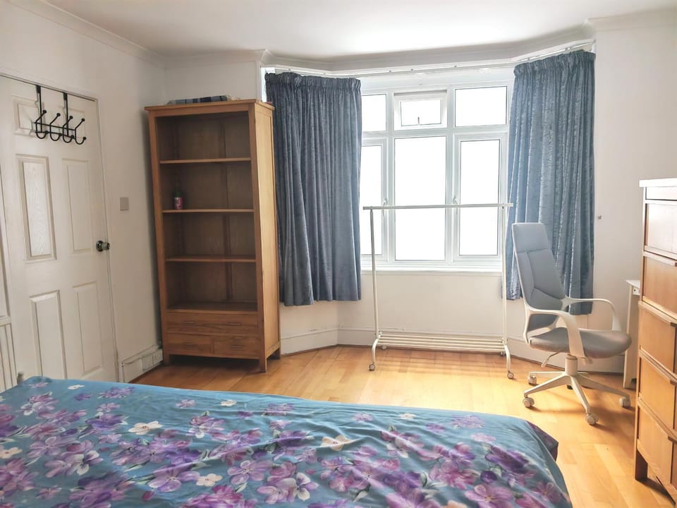伦敦nw4区温馨双人房 安静社区 近地铁与大学 Vacation rental in London