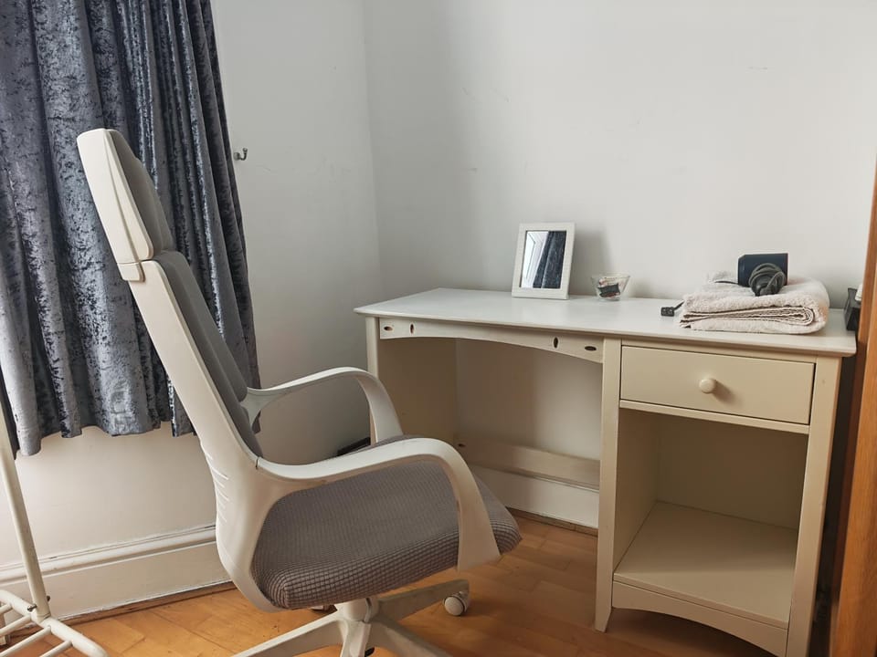 伦敦nw4区温馨双人房 安静社区 近地铁与大学 Vacation rental in London