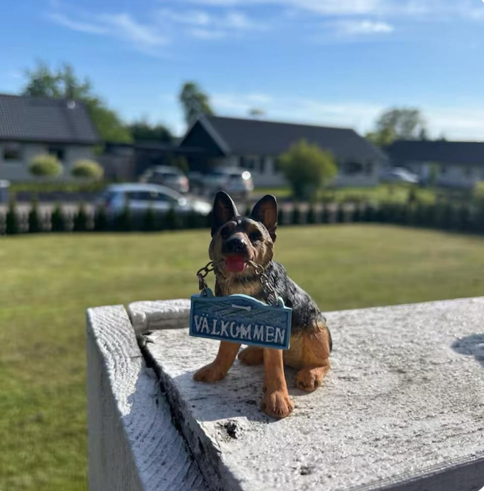 Två sovrum fyra sängar Koppla av med hela familjen i detta fridfulla boende Vacation rental in Kalmar County, Sweden