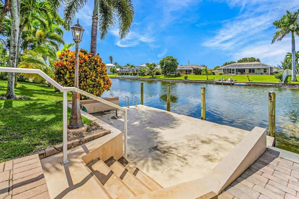 Bird of Paradise Villa House in Cape Coral