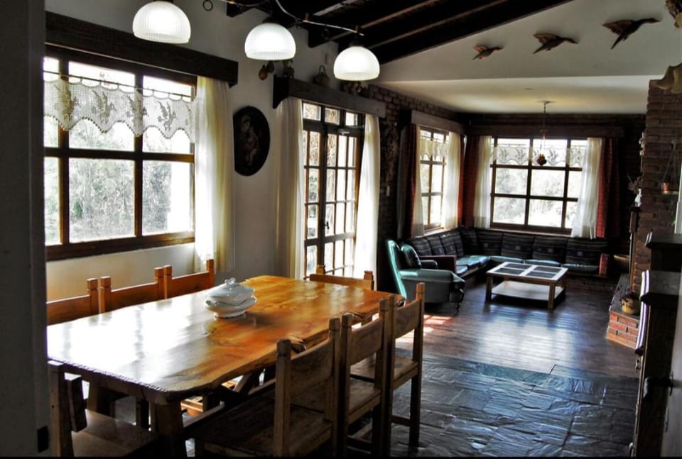 Cuatro Cerros Hostel Bed and Breakfast in San Carlos Bariloche