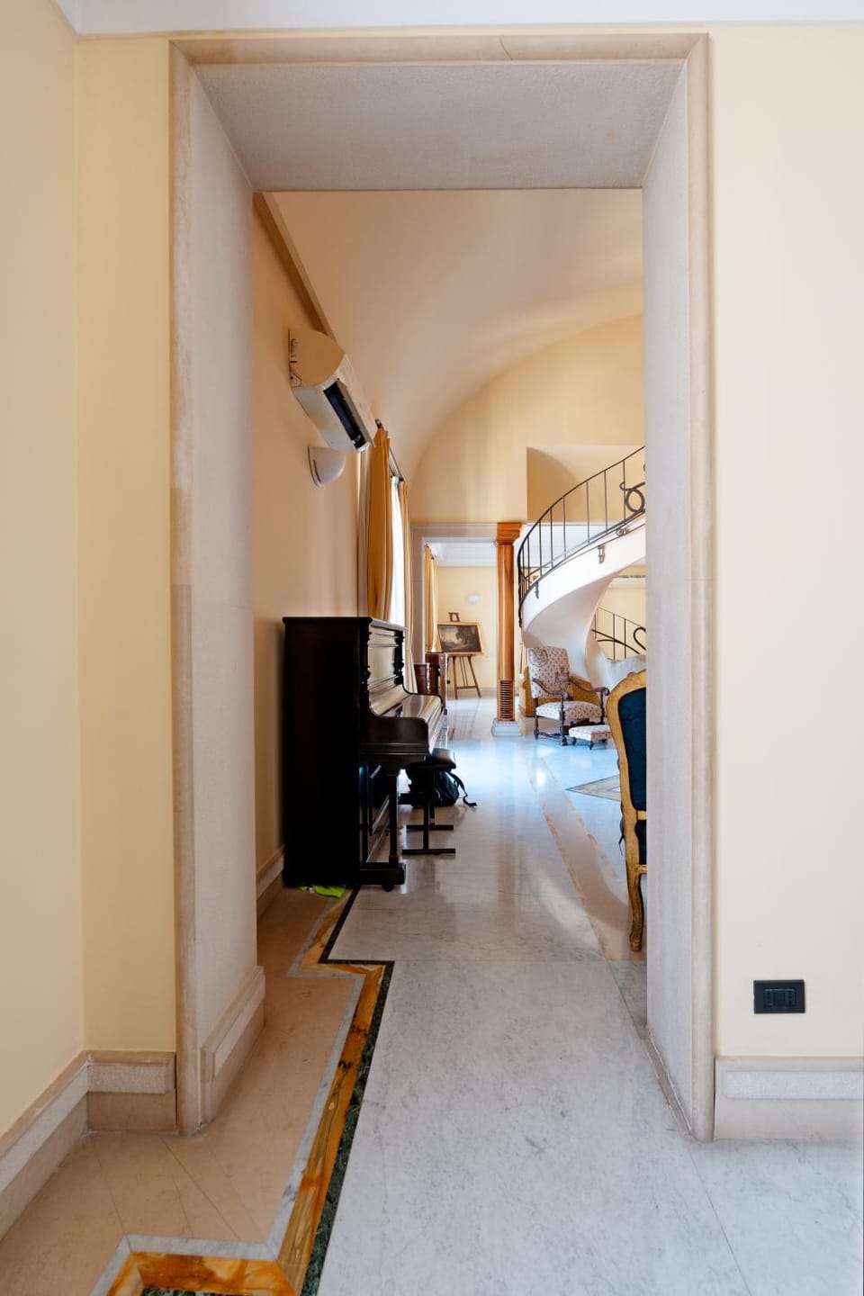 Communal lounge/ TV room, TV and multimedia, Living room, Seating area, Evening entertainment