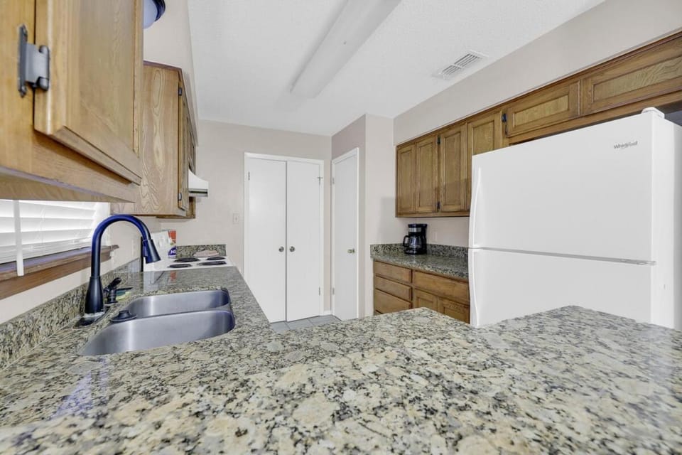 Cozy Avocet St Condo Prime Location Apartment in McAllen