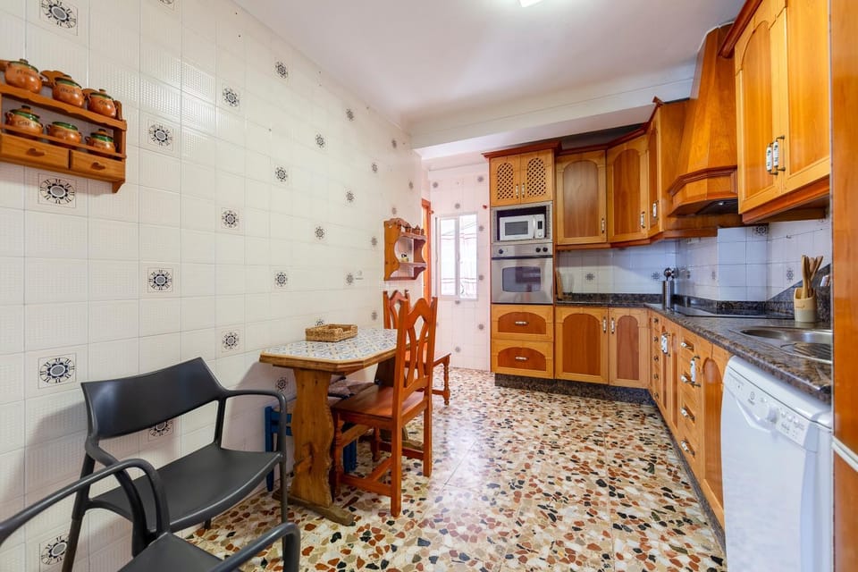 Kitchen or kitchenette, Living room