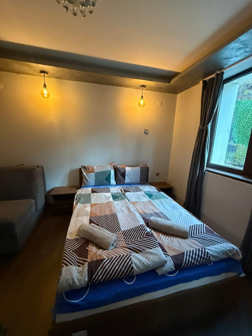 Bed, Photo of the whole room, Bedroom, towels