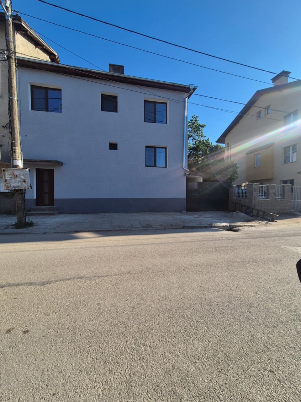 Property building, Day, Neighbourhood, Street view