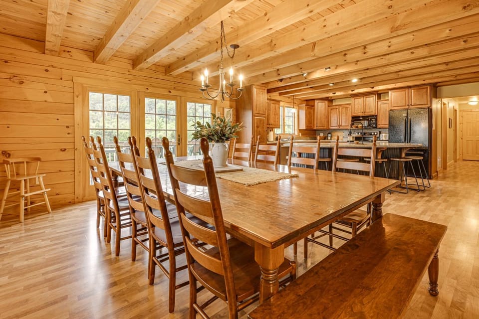 Game Room + Fire Pit: Sprawling Westfield Retreat! House in Pennsylvania