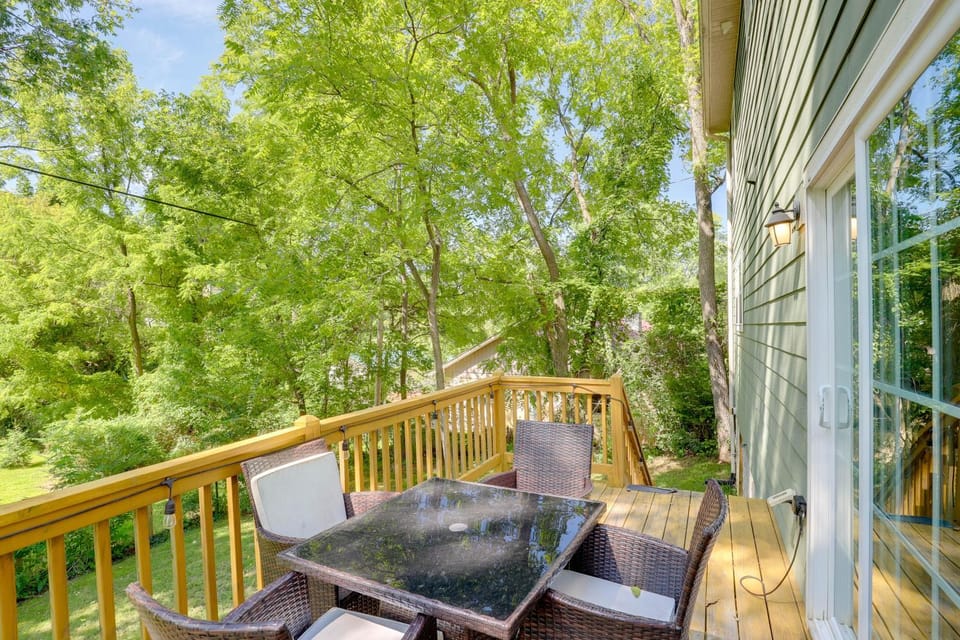Family Home w/ Game Room, 3 Mi to Dtwn Asheville! House in Woodfin