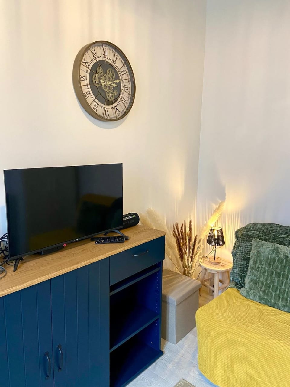 Communal lounge/ TV room, Living room, Evening entertainment