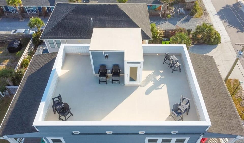 Roof Top Terrace, Elevator, Luxury! Sirens Seaside Apartment in Surf City