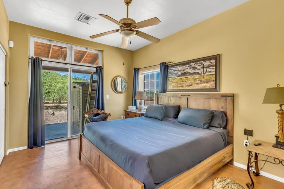 Near Mercado & Downtown - Pet Friendly - Private House in Tucson