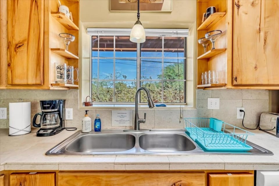 Near Mercado & Downtown - Pet Friendly - Private House in Tucson