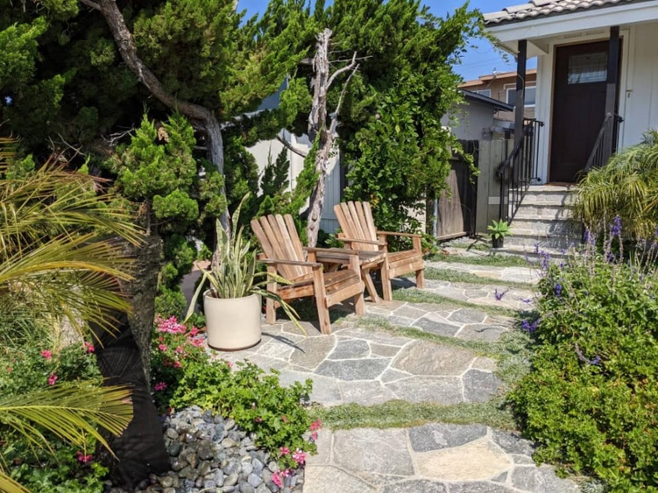 Facade/entrance, Living room, Seating area