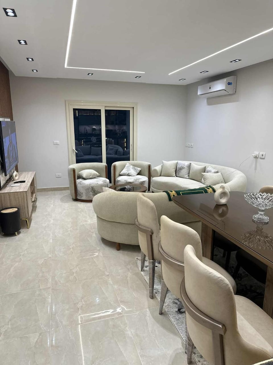 شقه فندقيه 3غرف ورسيبشن فيو بحيرة كمبوند جرين تاون Apartment hotel in Egypt