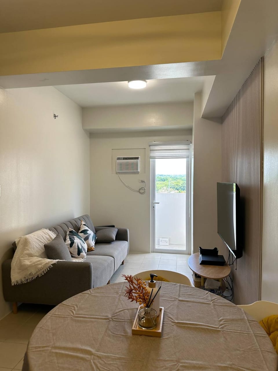 1Bedroom, living room w balcony ADHI staycation Apartment hotel in Santa Rosa