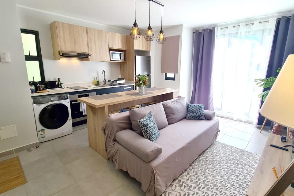 Kitchen or kitchenette, Living room, oven