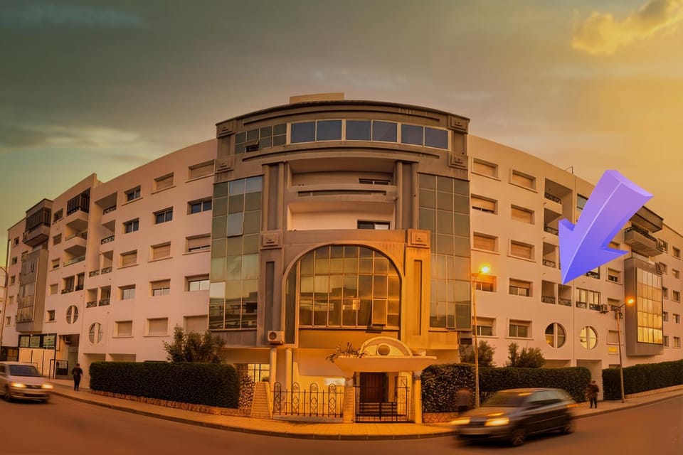 Neighbourhood, Shopping Area, Location, Parking