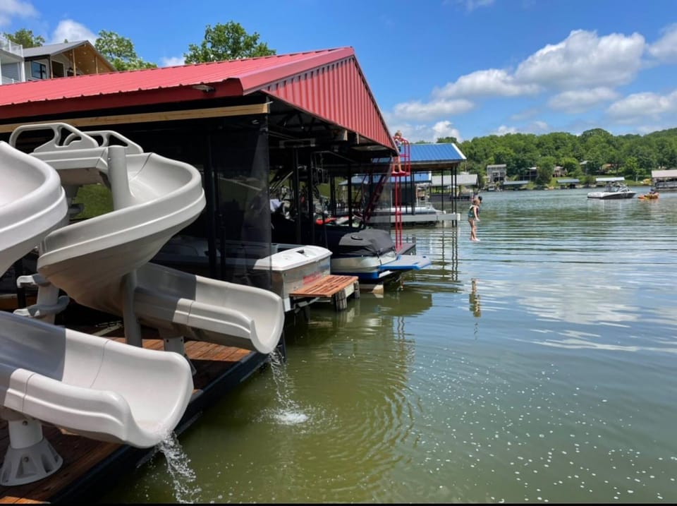 Patio, Activities, Seating area, Beach, Lake view
