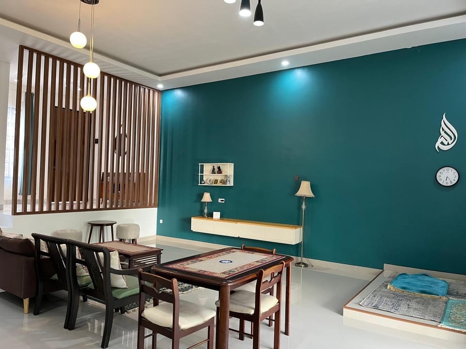 Communal lounge/ TV room