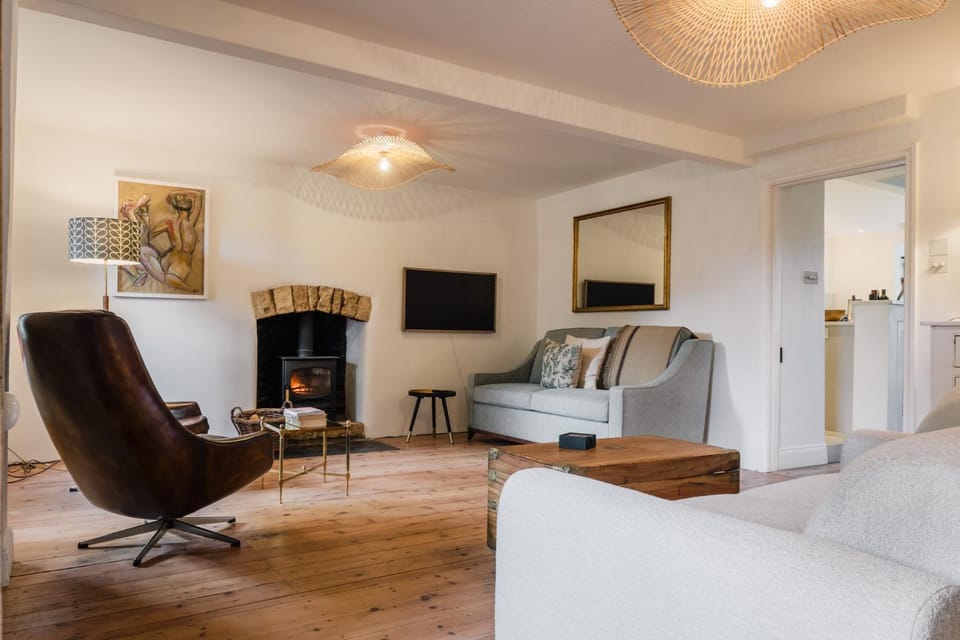 Historic 3 Bedroom Cottage in the Cotswolds Apartment in West Oxfordshire District