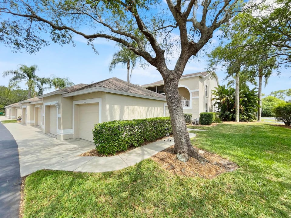 Stoneybrook Condo #926 House in Osprey