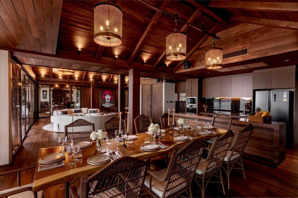 Kitchen or kitchenette, Dining area, Food, Drinks