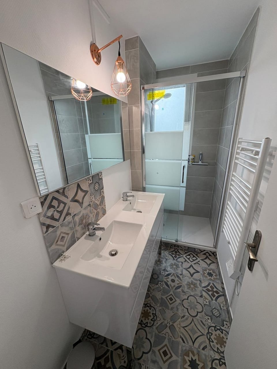 Apt 56m2, 2chambres,salon, parking, 5 mns C ville Apartment in Besançon