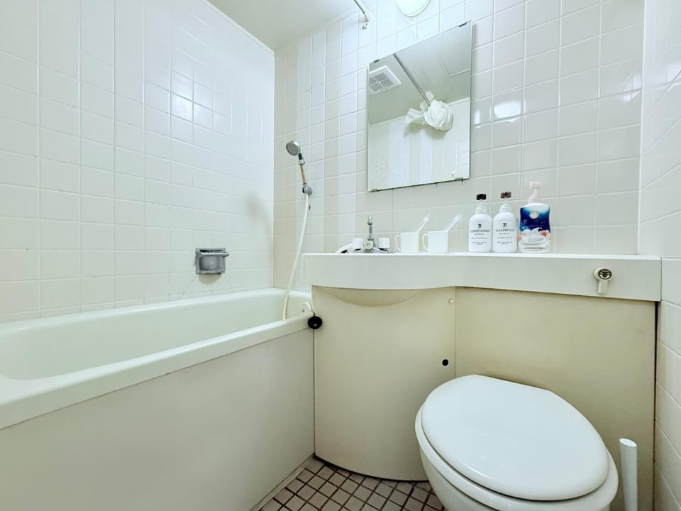 Shower, Toilet, Bathroom, Bath