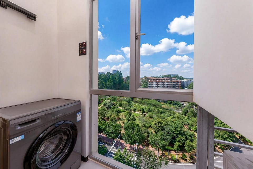 铂顿元世纪广州神舟路地铁站岭南学院店 Hotel in Guangzhou