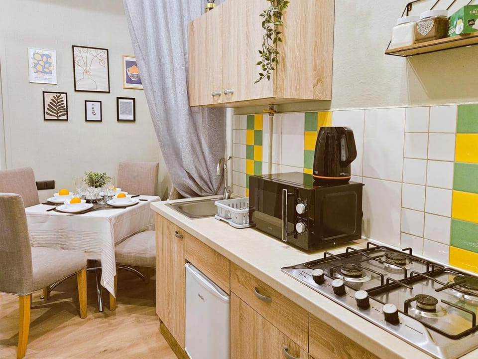 Kitchen or kitchenette, Dining area, pet friendly, stove