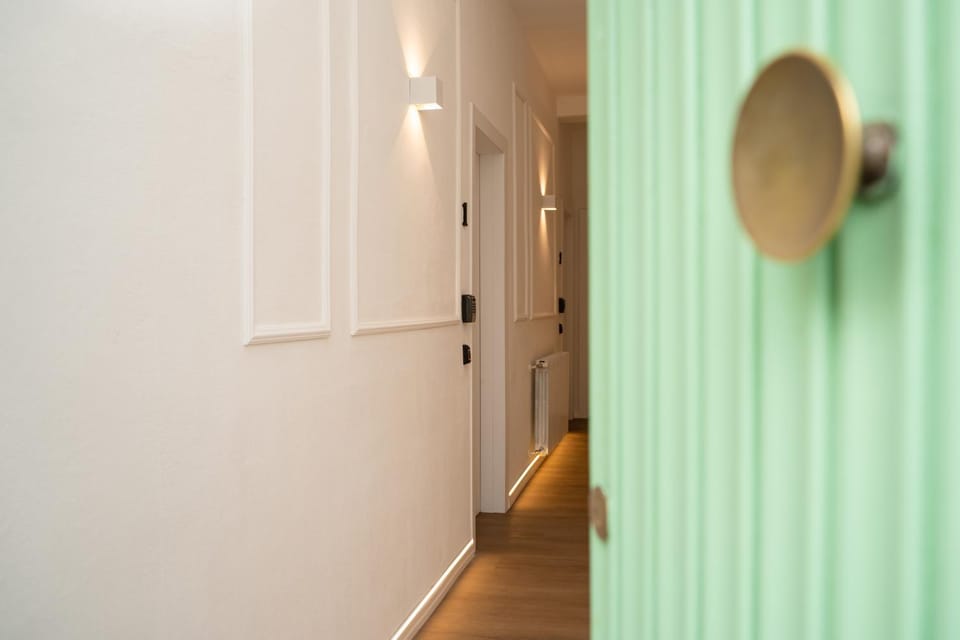 Property building, Internal: Not applicable to any particular room