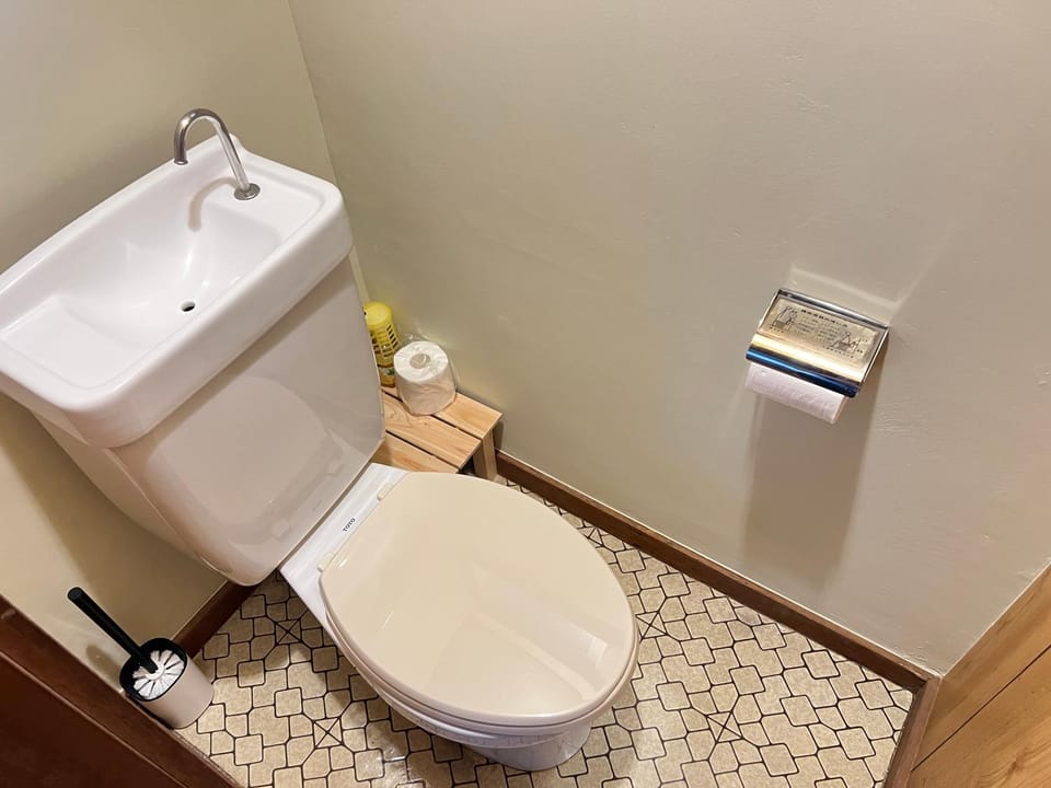 Toilet, Bathroom