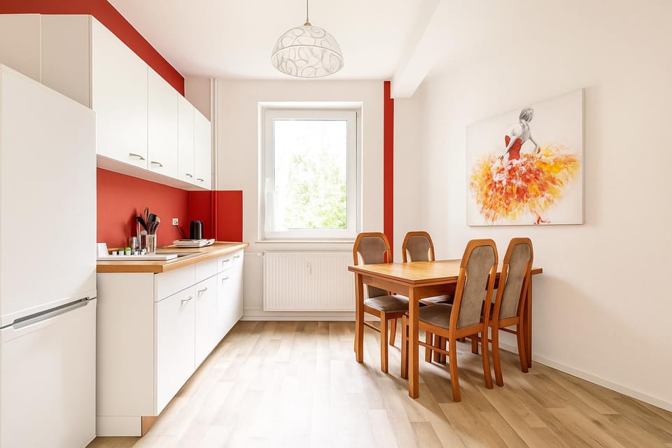 Private Room in 2 rooms flat, 15mins direct U-Bahn to Hbf-Self-Check-In Vacation rental in Hamburg