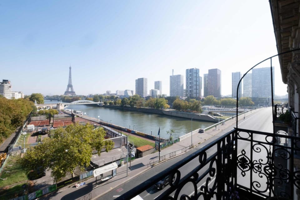 Luxury Flat Eiffel View 3BR 7 Guests Apartment in Paris