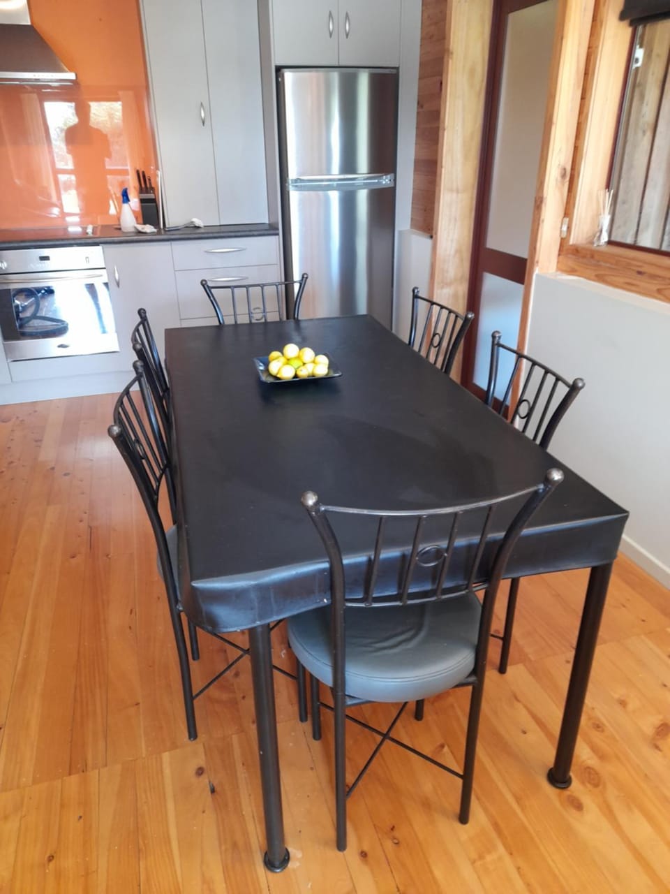 Kitchen or kitchenette, Dining area, pet friendly
