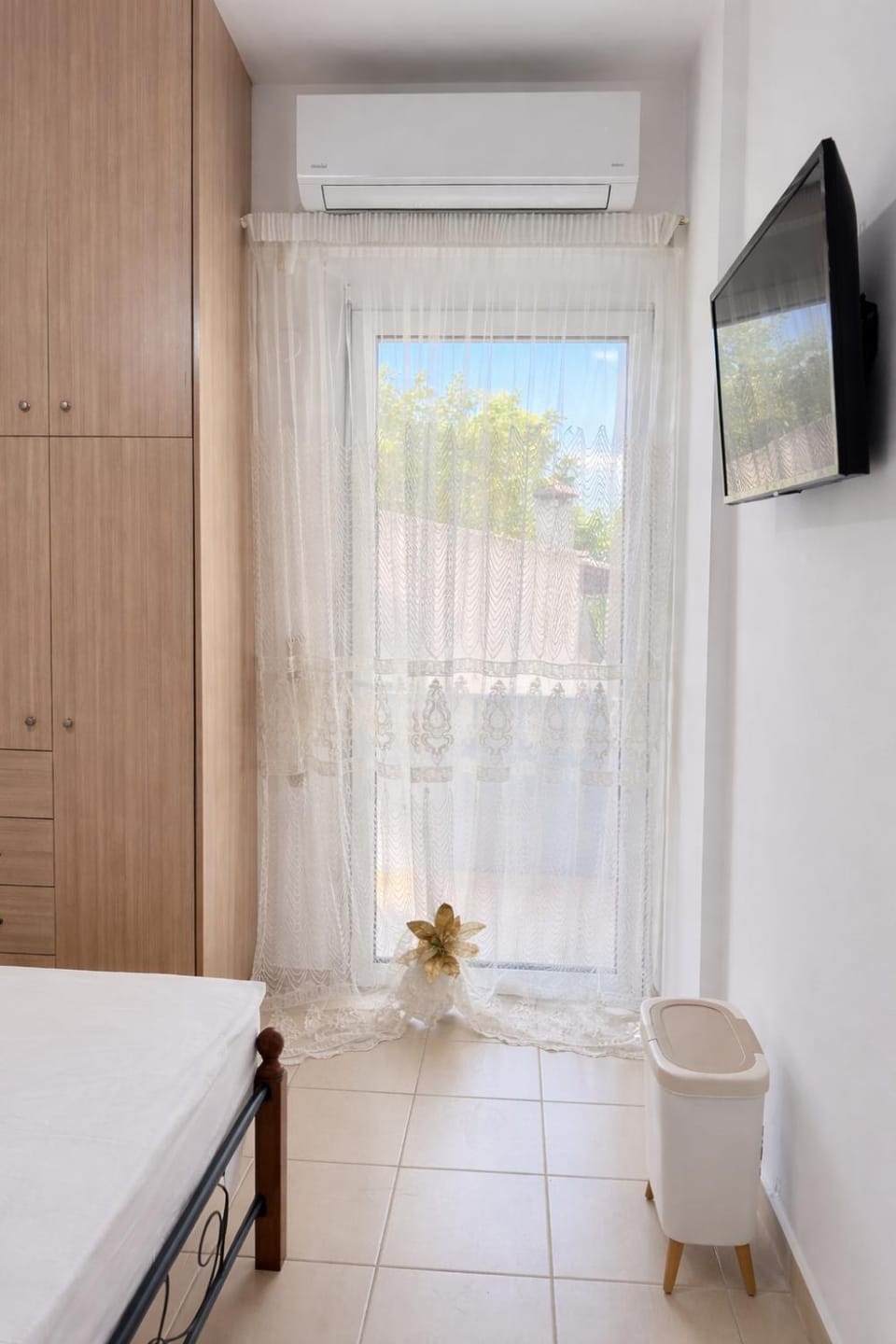 TV and multimedia, Bedroom, Sunset, wardrobe, air conditioner, air conditioner