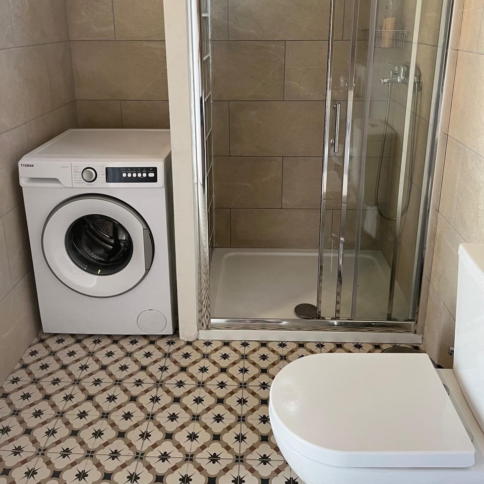 Bathroom, washing machine