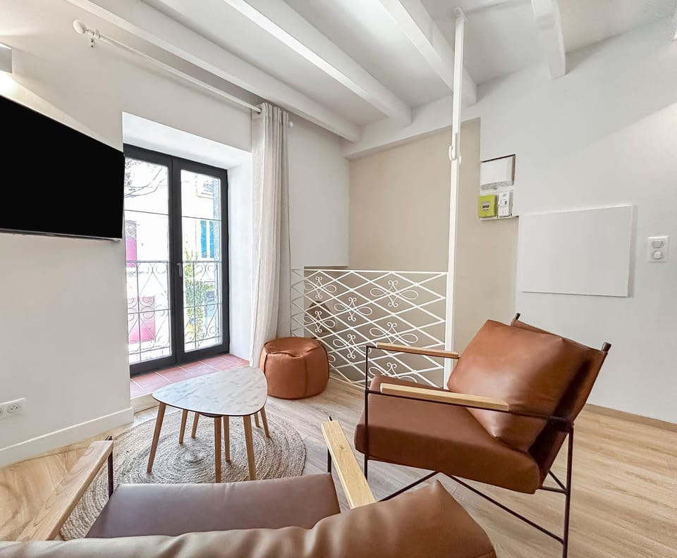 Communal lounge/ TV room, TV and multimedia, Living room
