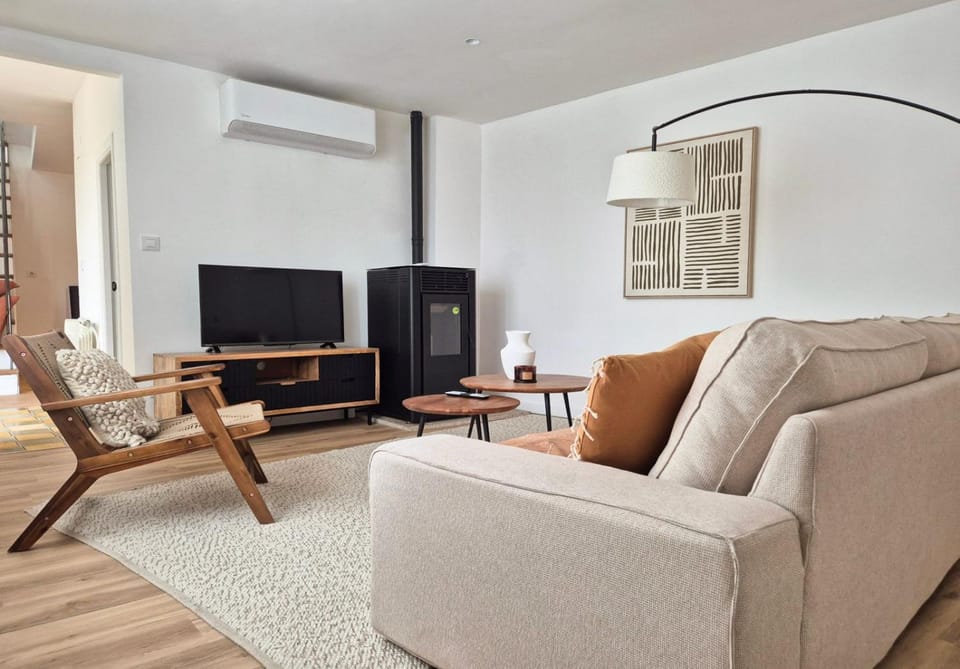 Communal lounge/ TV room, Living room