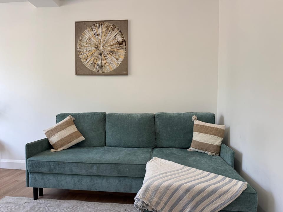 SM6 Lotus House Apartment in Croydon