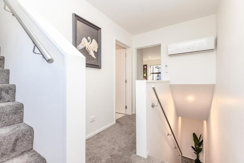 CBD Urban Oasis Family Retreat By Stadium!5 Beds! House in Christchurch